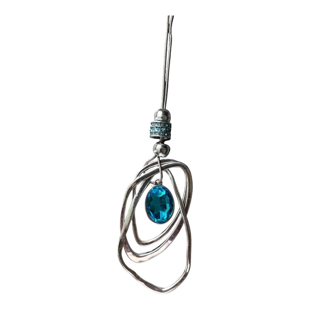 Elegant Silver Pendant Necklace with Blue Gemstone